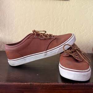 Vans Men's Atwood Low leather sneakers in a rich cinnamon brown color, size 13